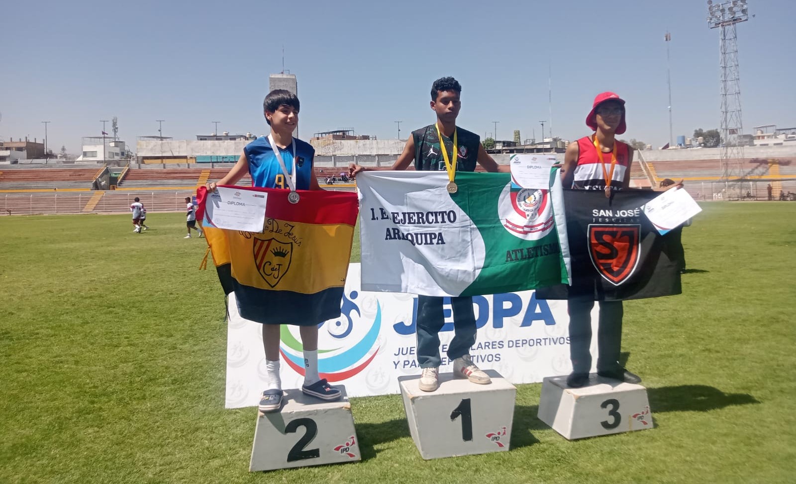 Medallas regionales en atletismo